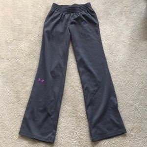 Women’s size small under armour sweatpants
